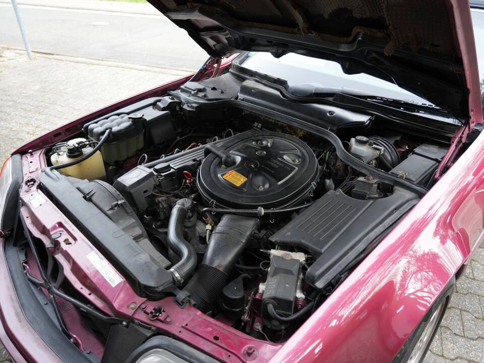 Image 70/95 of Mercedes-Benz 300 SL (1993)