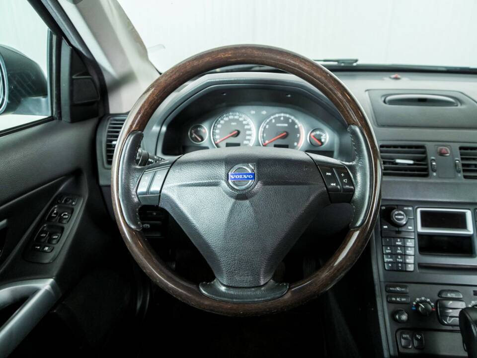 Image 7/43 of Volvo XC90 2.5T (2005)