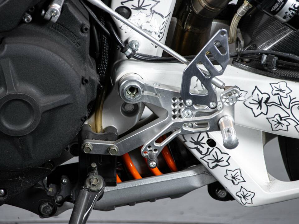 Image 12/50 of Yamaha DUMMY (2007)