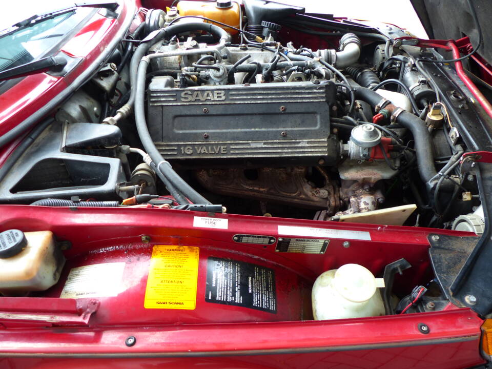 Image 19/20 of Saab 900 Turbo (1989)