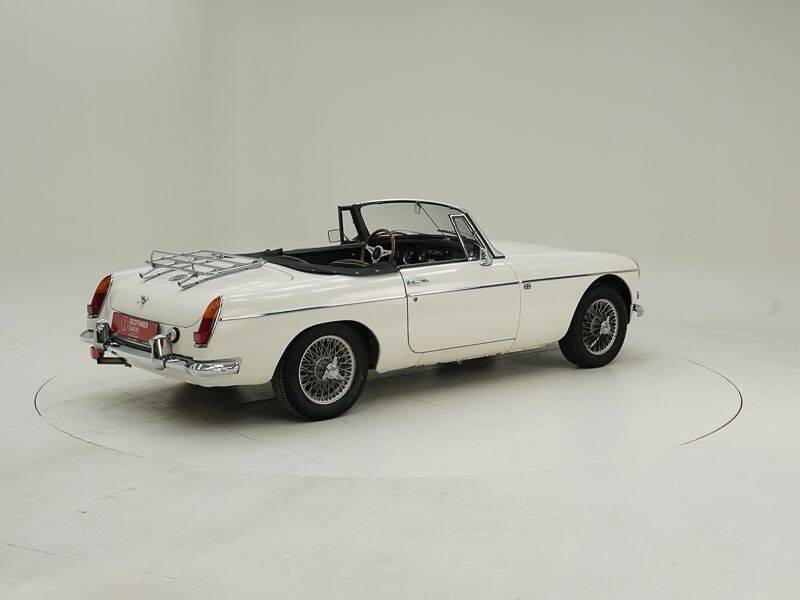 Image 2/15 of MG MGB (1964)