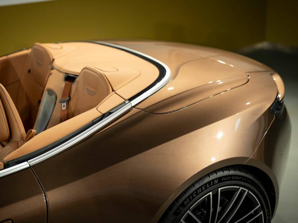 Bild 14/51 von Aston Martin DB12 Volante (2024)