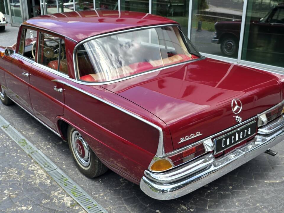 Image 2/21 of Mercedes-Benz 200 D (1968)