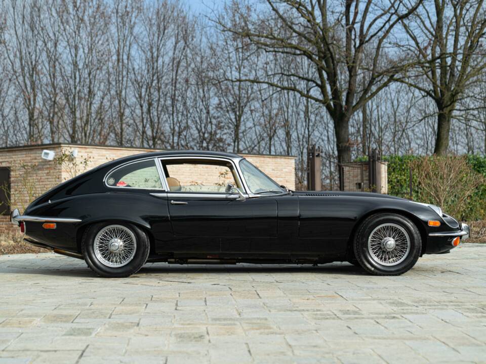 Bild 5/50 von Jaguar E-Type V12 (2+2) (1971)
