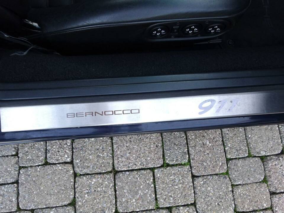 Afbeelding 39/42 van Porsche 911 Carrera 4 (1991)