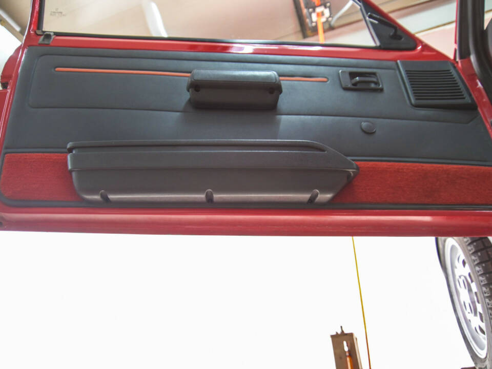 Image 49/50 of Peugeot 205 GTi 1.6 (1986)