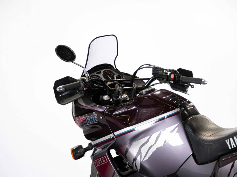 Image 16/50 of Yamaha XTZ 750 SuperTéneré (1990)