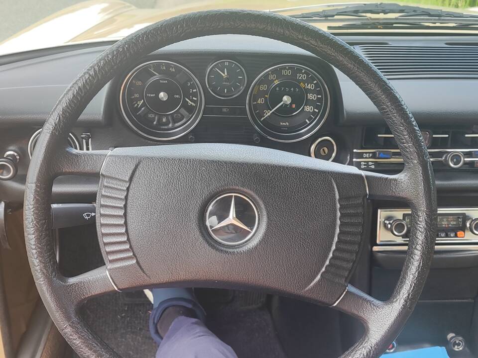 Bild 12/59 von Mercedes-Benz 230&#x2F;4 (1974)
