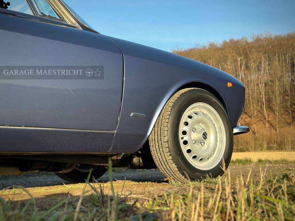 Afbeelding 35/99 van Alfa Romeo 2000 GT Veloce (1973)