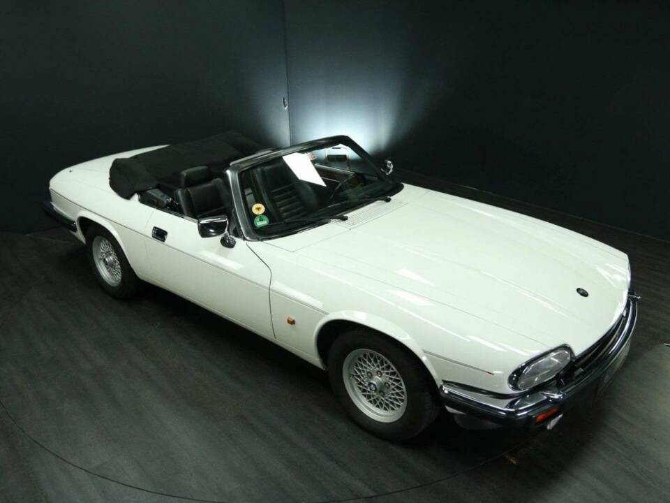 Image 33/50 de Jaguar XJS 5.3 V12 (1992)