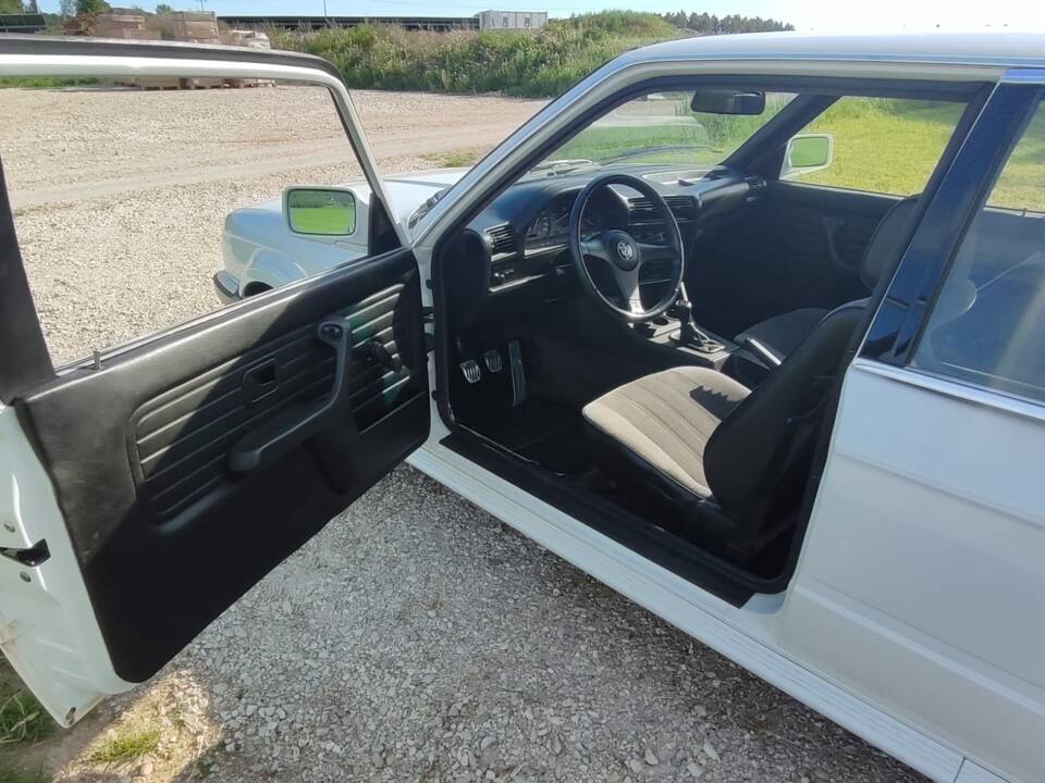Bild 7/9 von BMW 325ix (1988)