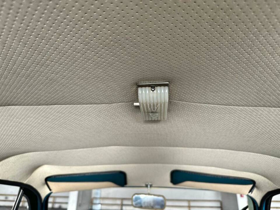 Bild 38/50 von SIMCA Aronde 1300 (1957)