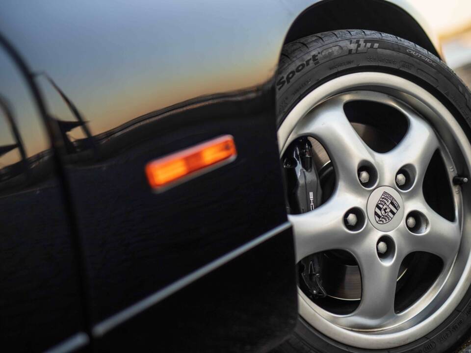 Image 8/63 of Porsche 928 GTS (1994)