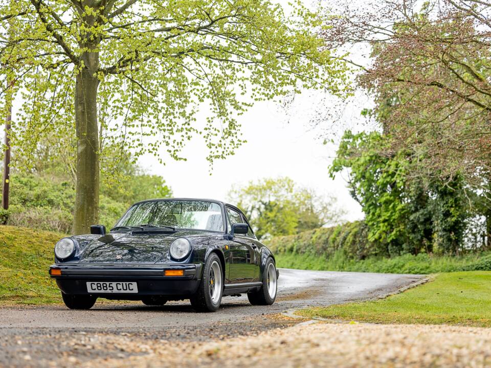 Image 9/50 of Porsche 911 Carrera 3.2 (1985)