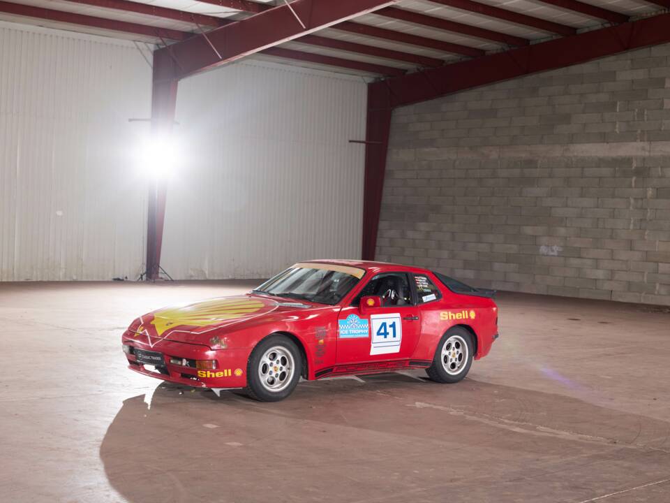 Image 16/38 of Porsche 944 (1985)