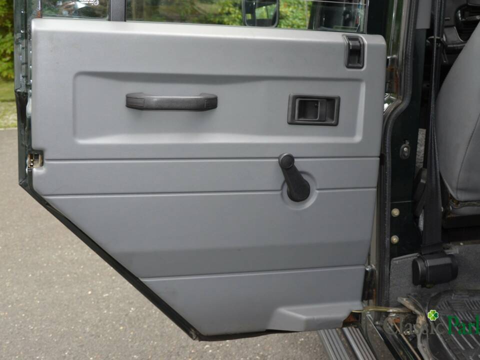 Afbeelding 16/50 van Land Rover Defender 110 Td5 (2000)