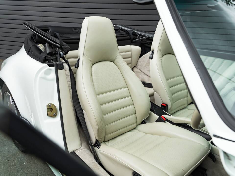 Bild 29/48 von Porsche 911 Carrera 2 (1990)
