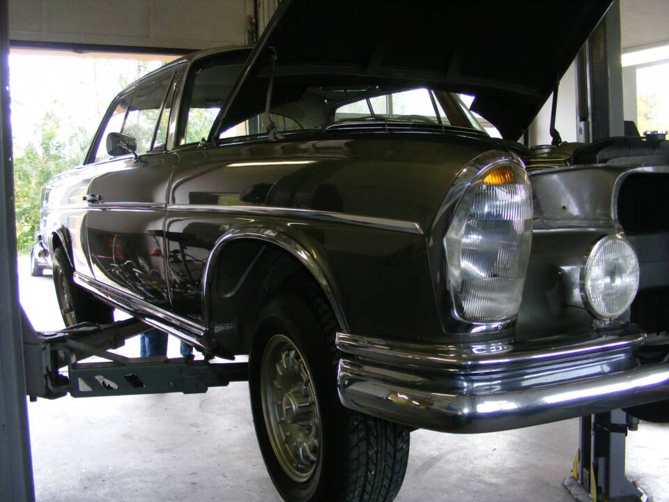 Afbeelding 42/68 van Mercedes-Benz 300 SE (1964)