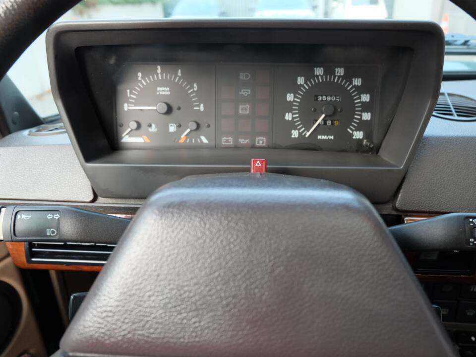 Image 25/63 of Land Rover Range Rover Classic Vogue LSEi (1993)