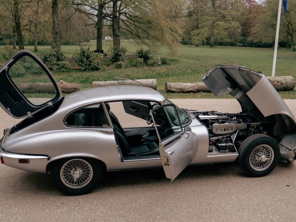 Bild 71/81 von Jaguar E-Type V12 (2+2) (1971)