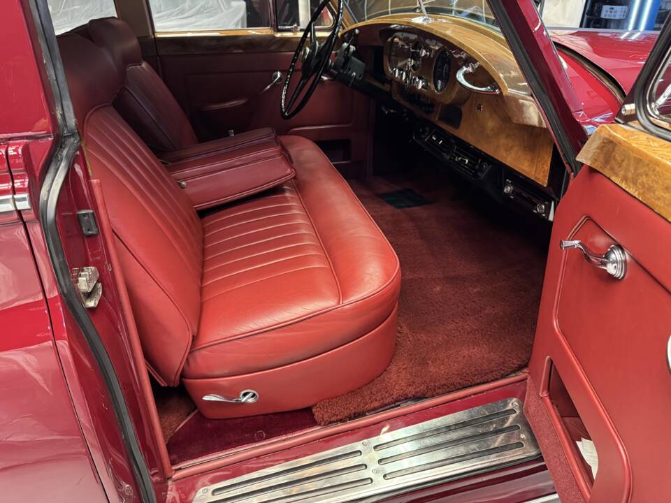 Image 28/81 of Bentley S 1 (1959)