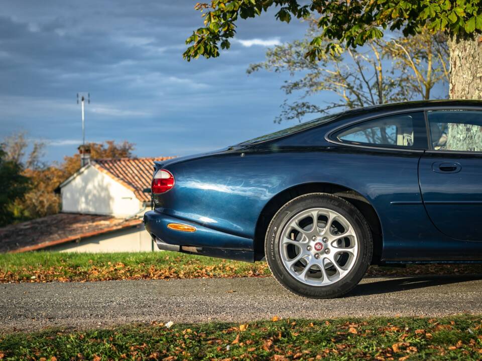 Bild 3/27 von Jaguar XKR (2001)