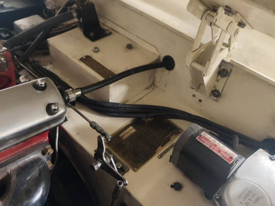 Immagine 69/74 di Jaguar XK 140 SE DHC (1955)