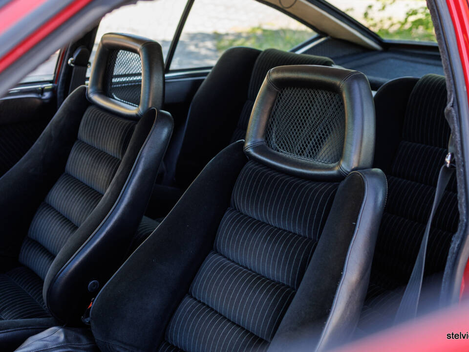 Imagen 29/36 de Alfa Romeo GTV 6 2.5 (1986)