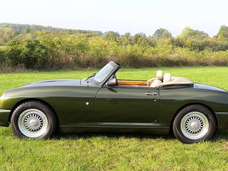 Bild 2/12 von MG RV8 (1995)