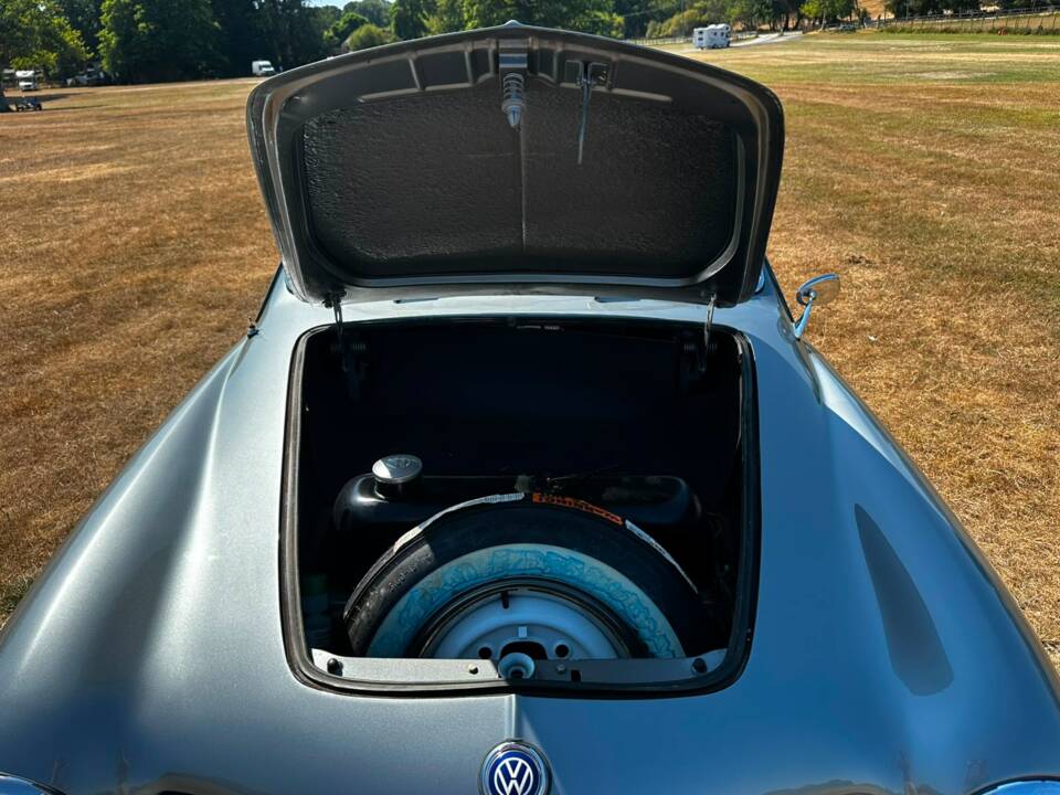 Image 20/48 of Volkswagen Karmann Ghia 1200 (1958)