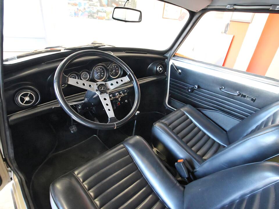 Image 27/51 de Innocenti Mini Cooper (1970)