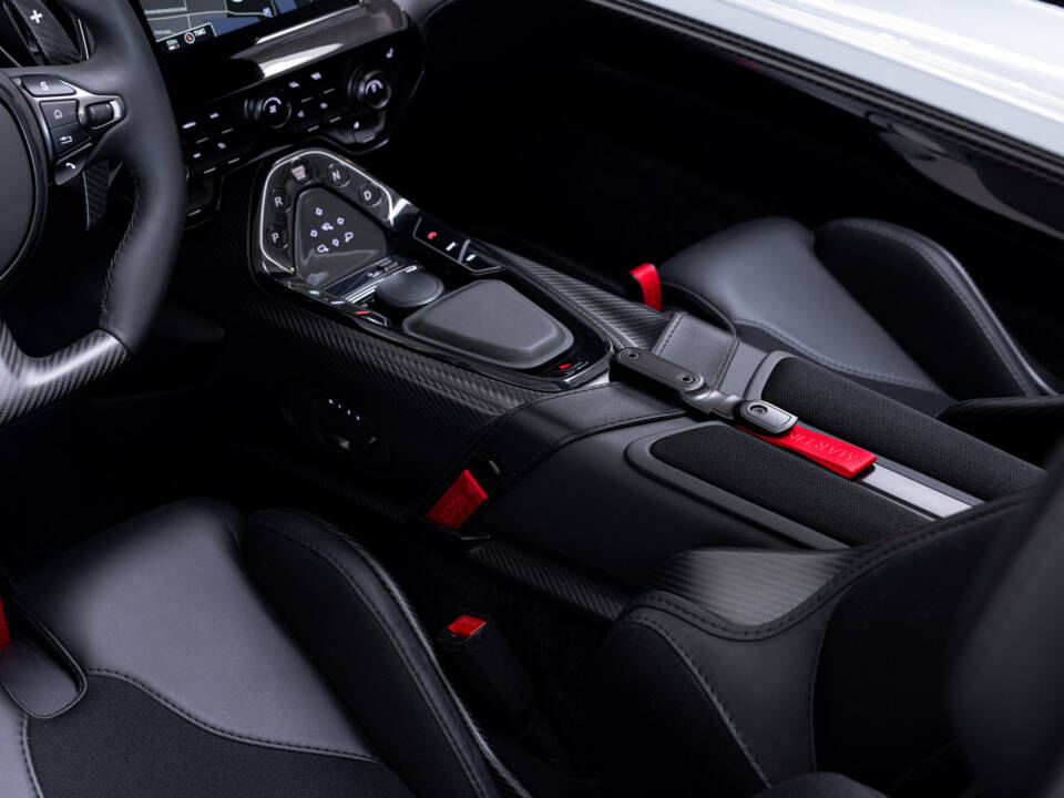 Bild 17/47 von Aston Martin V12 Speedster (2021)
