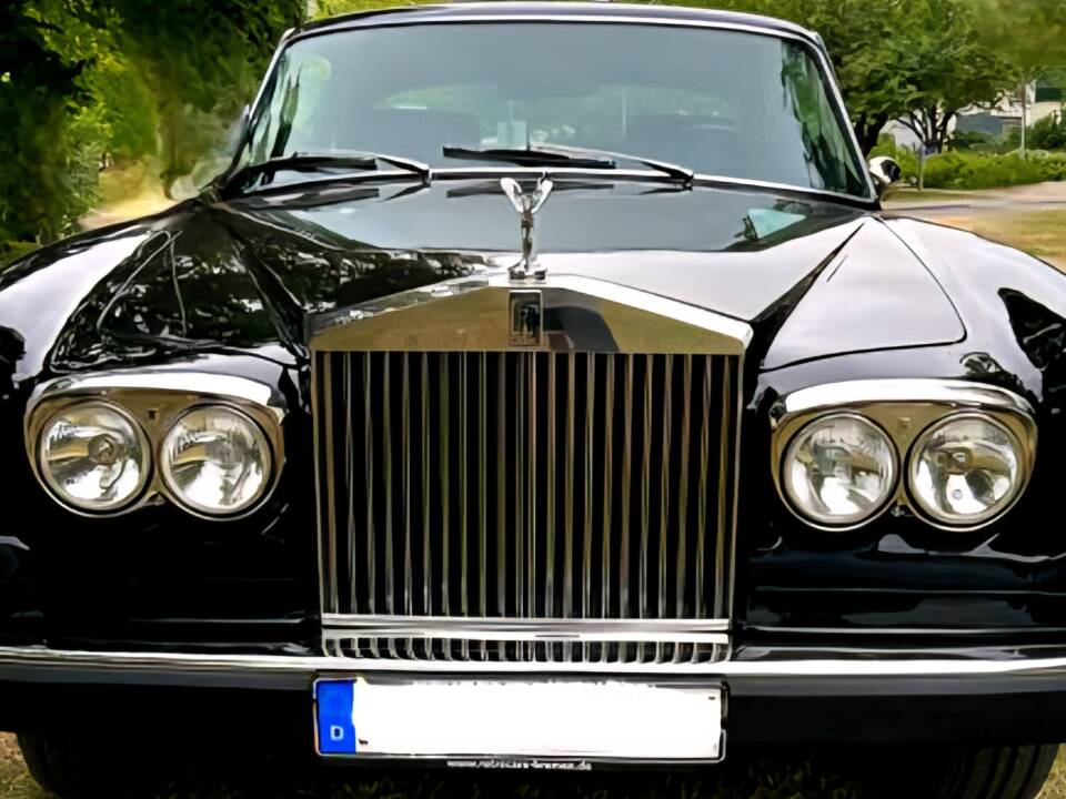 Image 3/12 of Rolls-Royce Corniche I (1976)