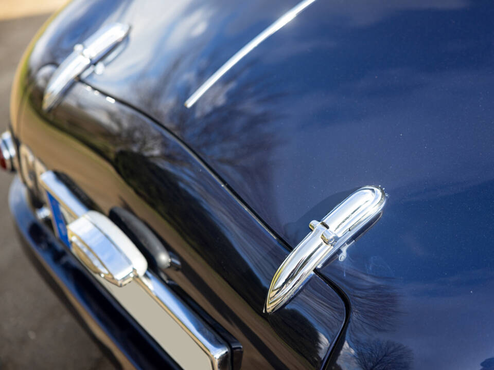 Image 25/50 of Aston Martin DB 2&#x2F;4 Mk I Vantage Convertible (1953)