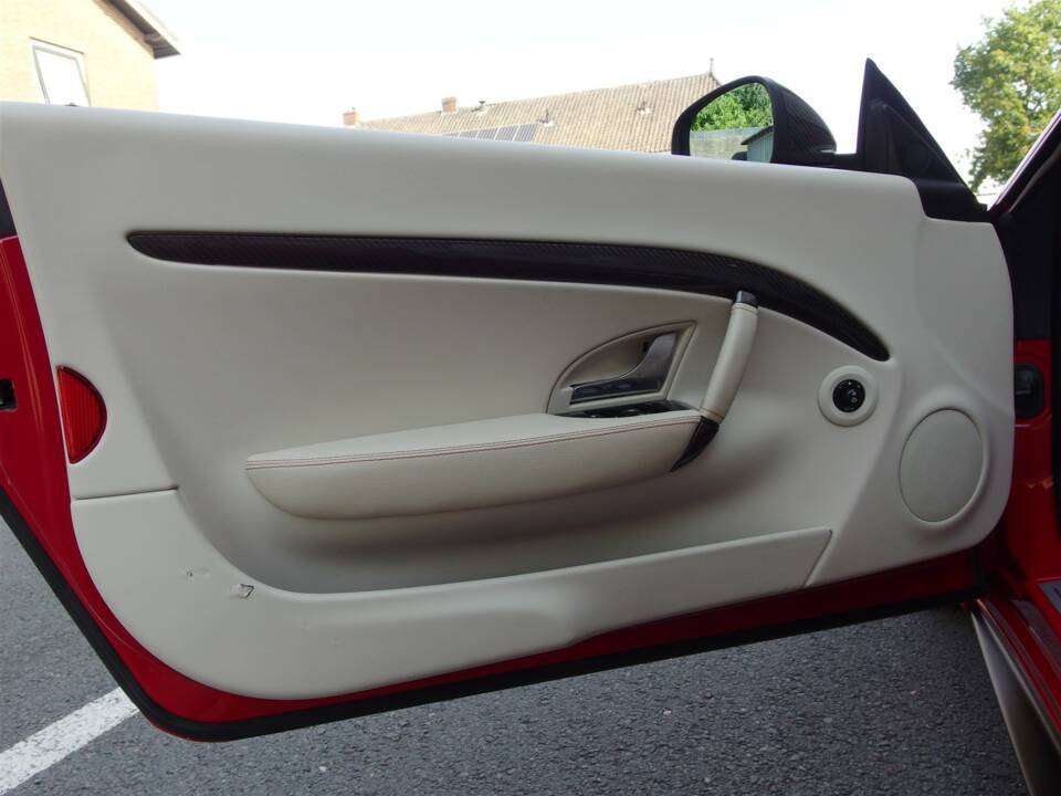 Image 50/99 of Maserati GranCabrio Sport (2015)