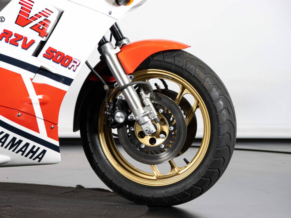 Immagine 11/50 di Yamaha RZV 500 R (1985)