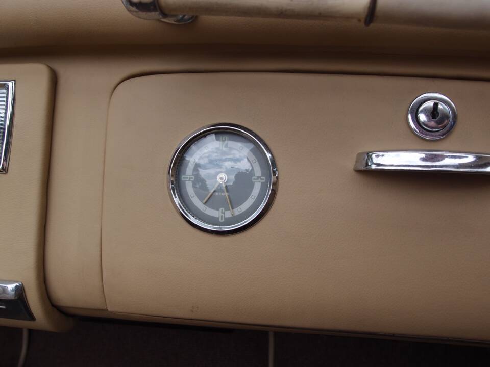 Image 22/30 of BMW 502 Sport (1955)