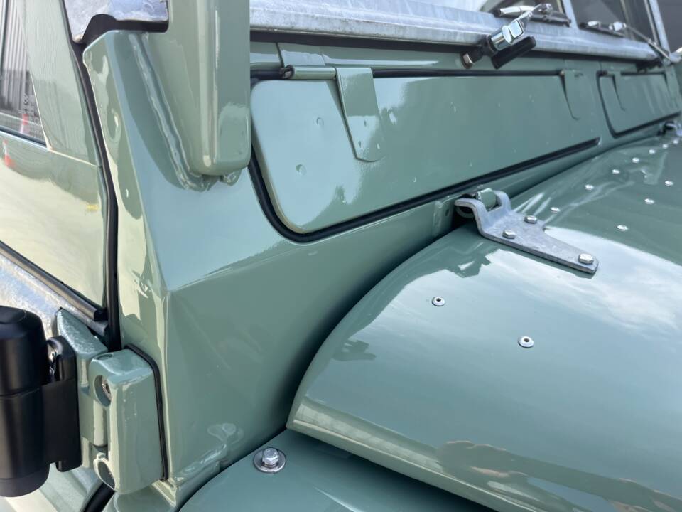Bild 17/39 von Land Rover 88 (1984)