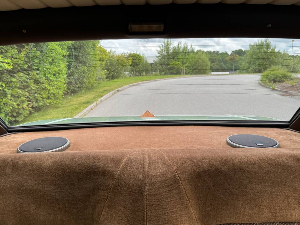 Bild 21/35 von Peugeot 504 Coupé (1983)