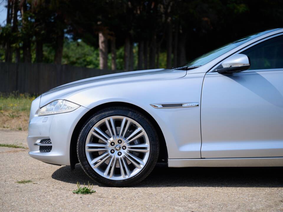 Bild 5/50 von Jaguar XJ 5.0 (2012)