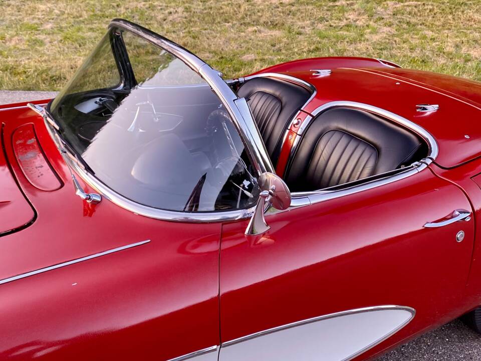 Bild 22/28 von Chevrolet Corvette (1959)