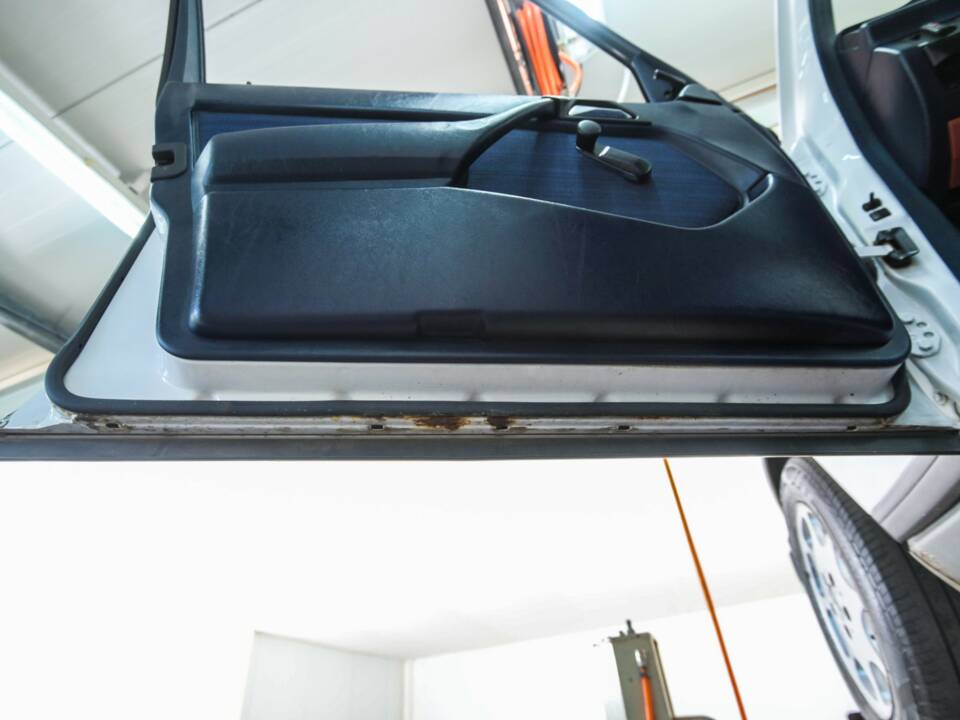 Image 45/50 of Mercedes-Benz 200 (1986)