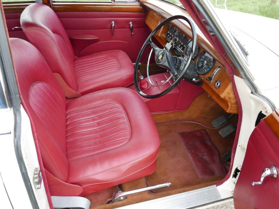 Obraz 5/50 pojazdu Jaguar 240 (1968)
