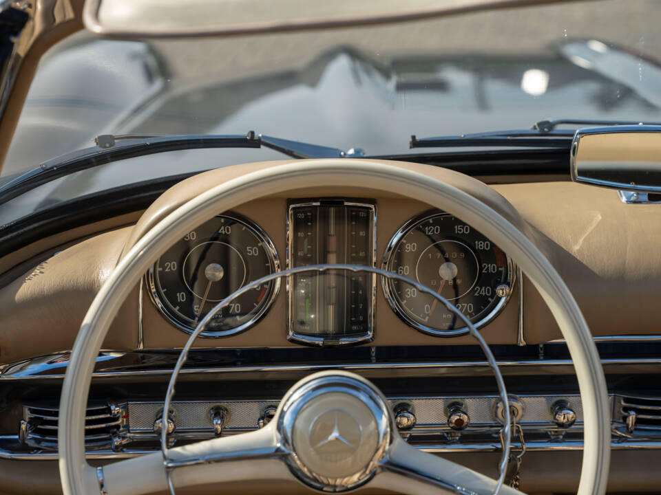 Afbeelding 18/38 van Mercedes-Benz 300 SL Roadster (1961)