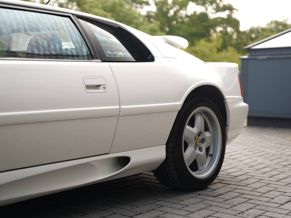 Image 50/50 of Lotus Esprit S4 (1994)