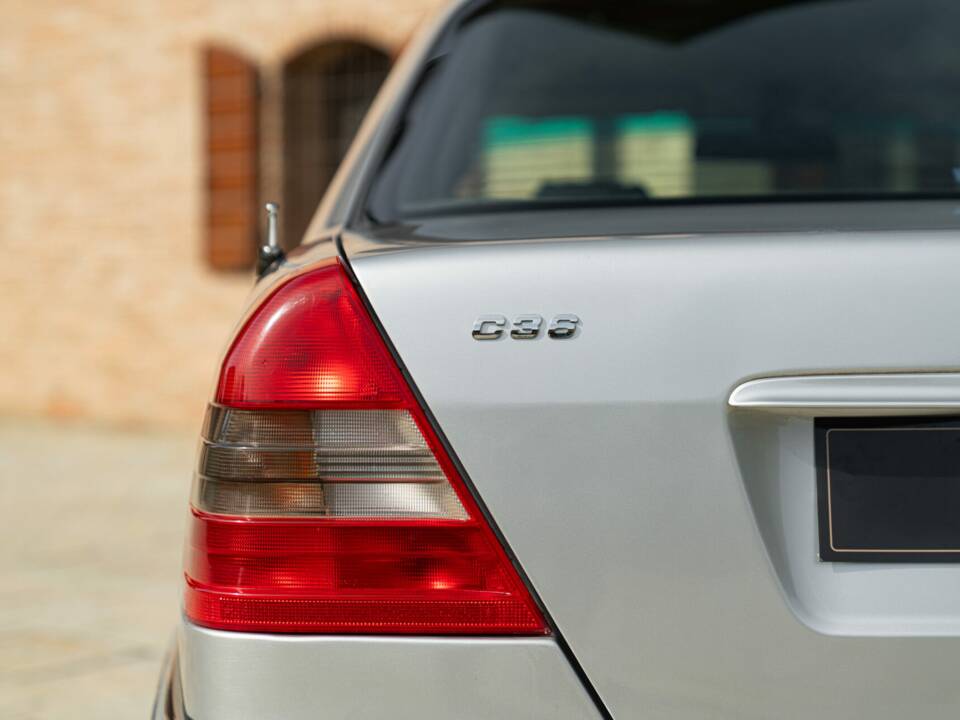 Image 11/50 of Mercedes-Benz C 36 AMG (1995)