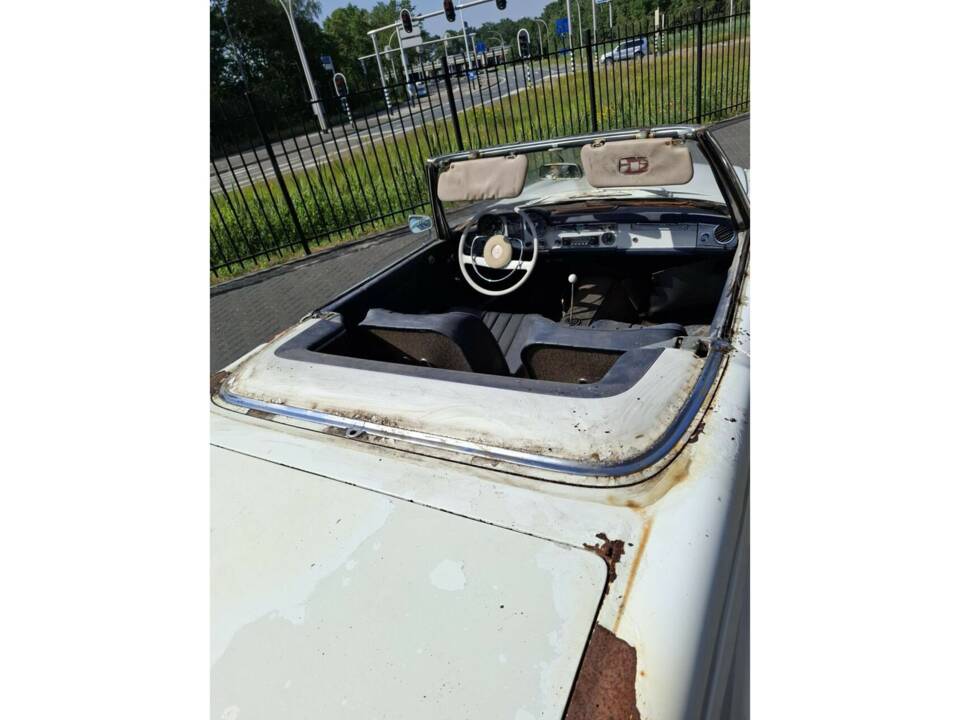 Image 16/50 de Mercedes-Benz 250 SL (1967)