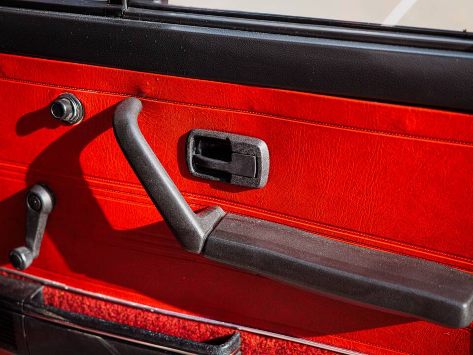 Immagine 22/50 di Volkswagen Golf I GL (1982)