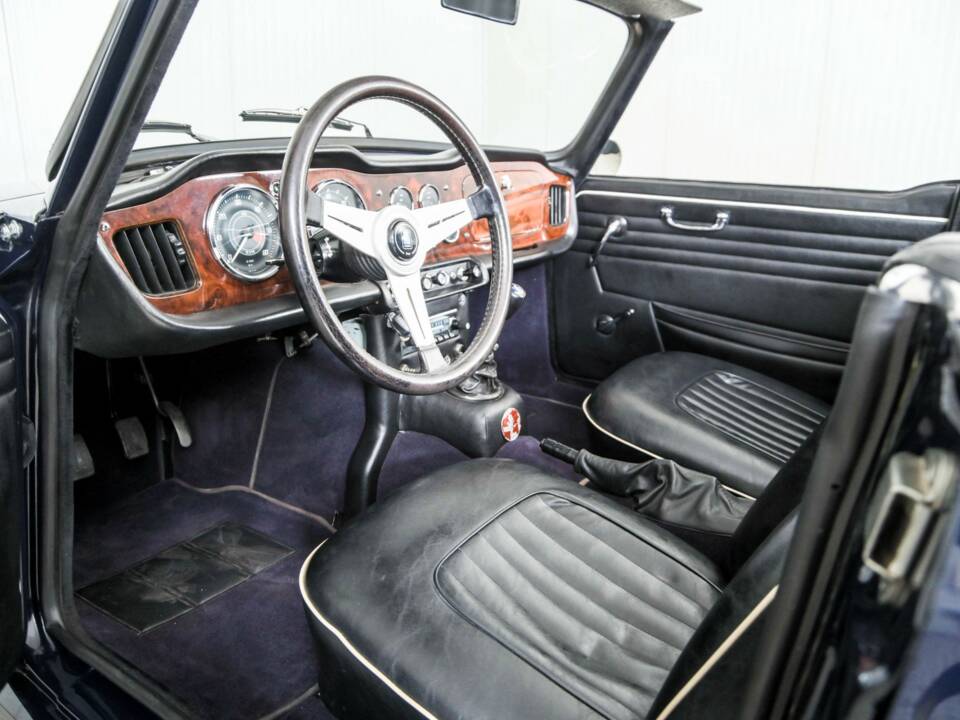 Image 11/50 of Triumph TR 4A (1967)
