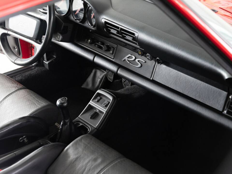 Immagine 25/34 di Porsche 911 Carrera RS (1992)